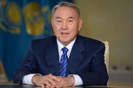 El presidente de Kazajstán Sr. Nursultan Nazarvayev