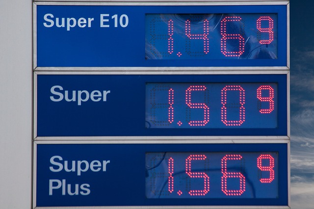 gasoline-prices-206098_640