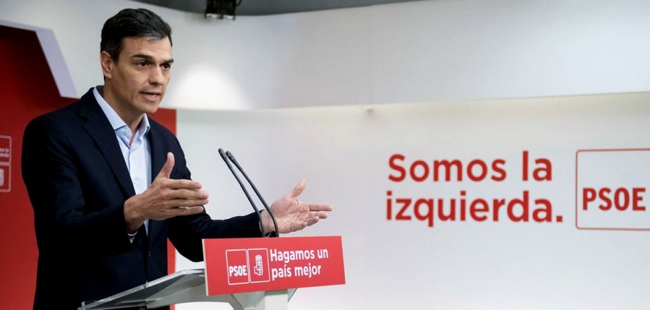 pedro-sanchez-secretario-general-del-psoe-explicando-el-documento-alternativo-a-los-pge-para-2018